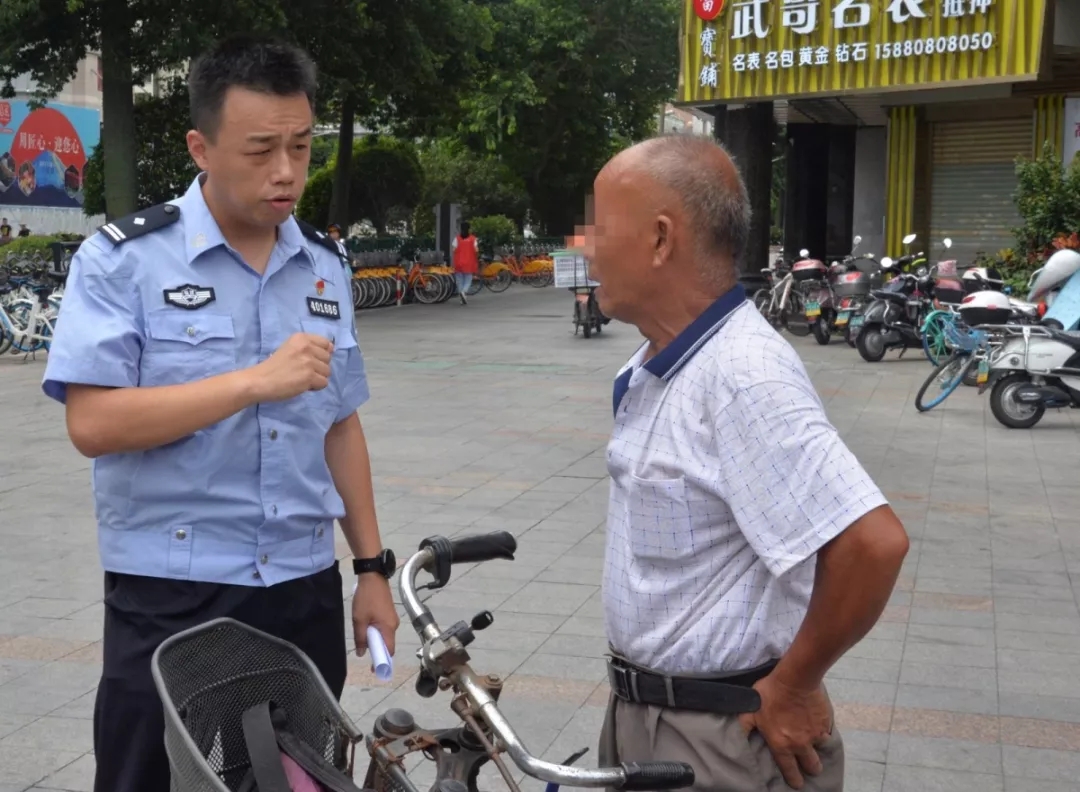 注意了！！！新型电子警察试运行 泉州市区电动自行车、行人等闯红灯将被抓拍曝光——【除隐患、防事故、保大庆】 交警要闻 泉州市交警支队